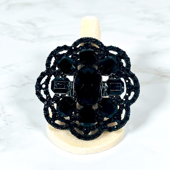 Black Statement Stretch Ring - Picture 1 of 9